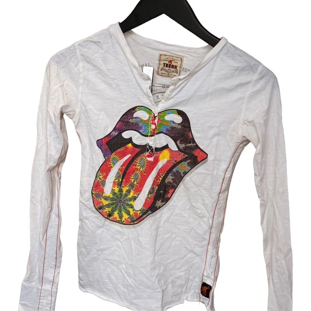 Vintage Trunk Ltd. Henley Top in White The Rolling Stones Sz 1 (small) - Picture 2 of 5